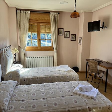 Alba de los Cardaños Hotel Pico Espiguete מראה חיצוני תמונה