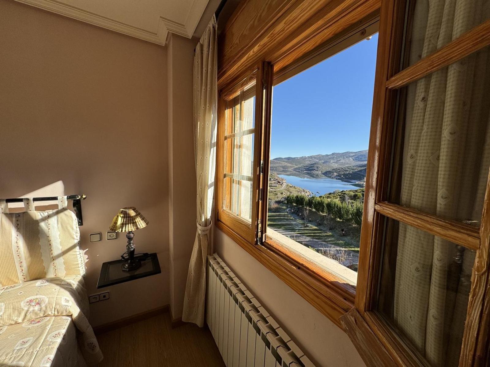 Alba de los Cardaños Hotel Pico Espiguete מראה חיצוני תמונה